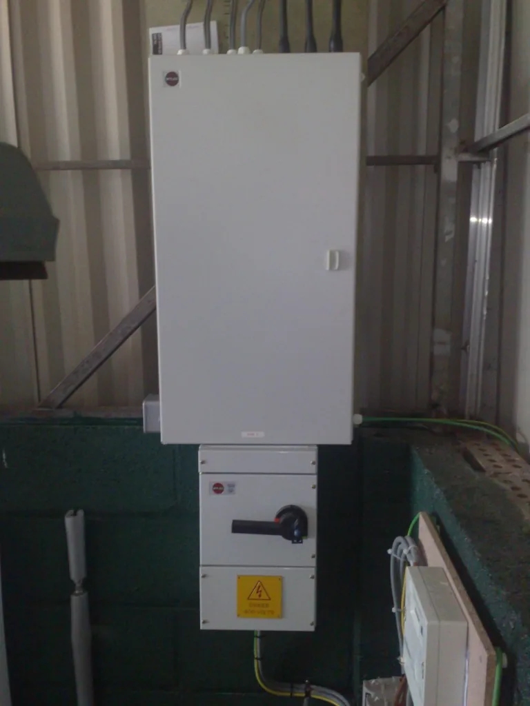 Workshop Power and Lighting John Dunn Fabrication image 4